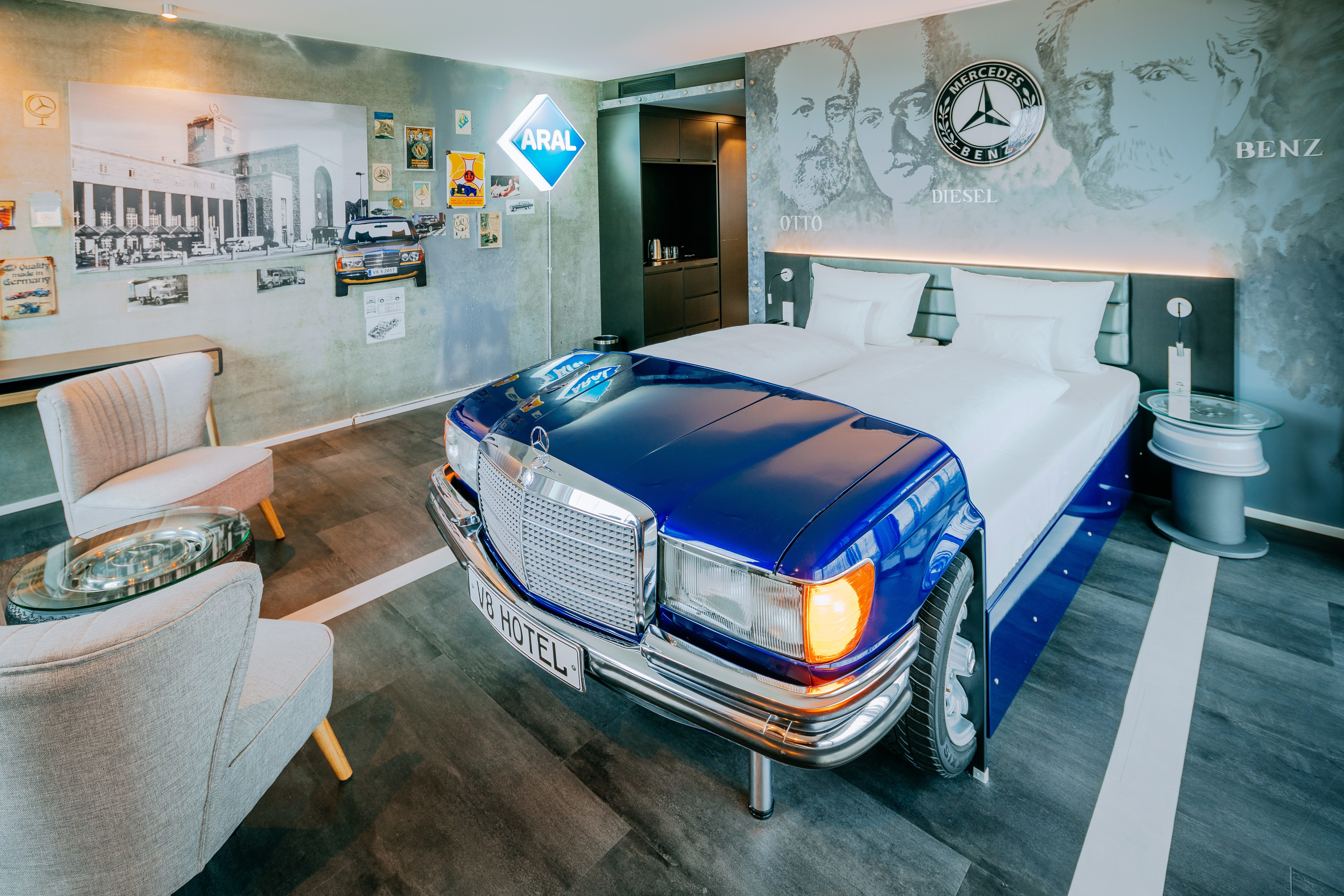 V8 Hotel